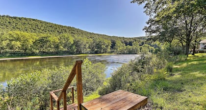Beach Lake Cabin on Delaware River w/ Sunroom!