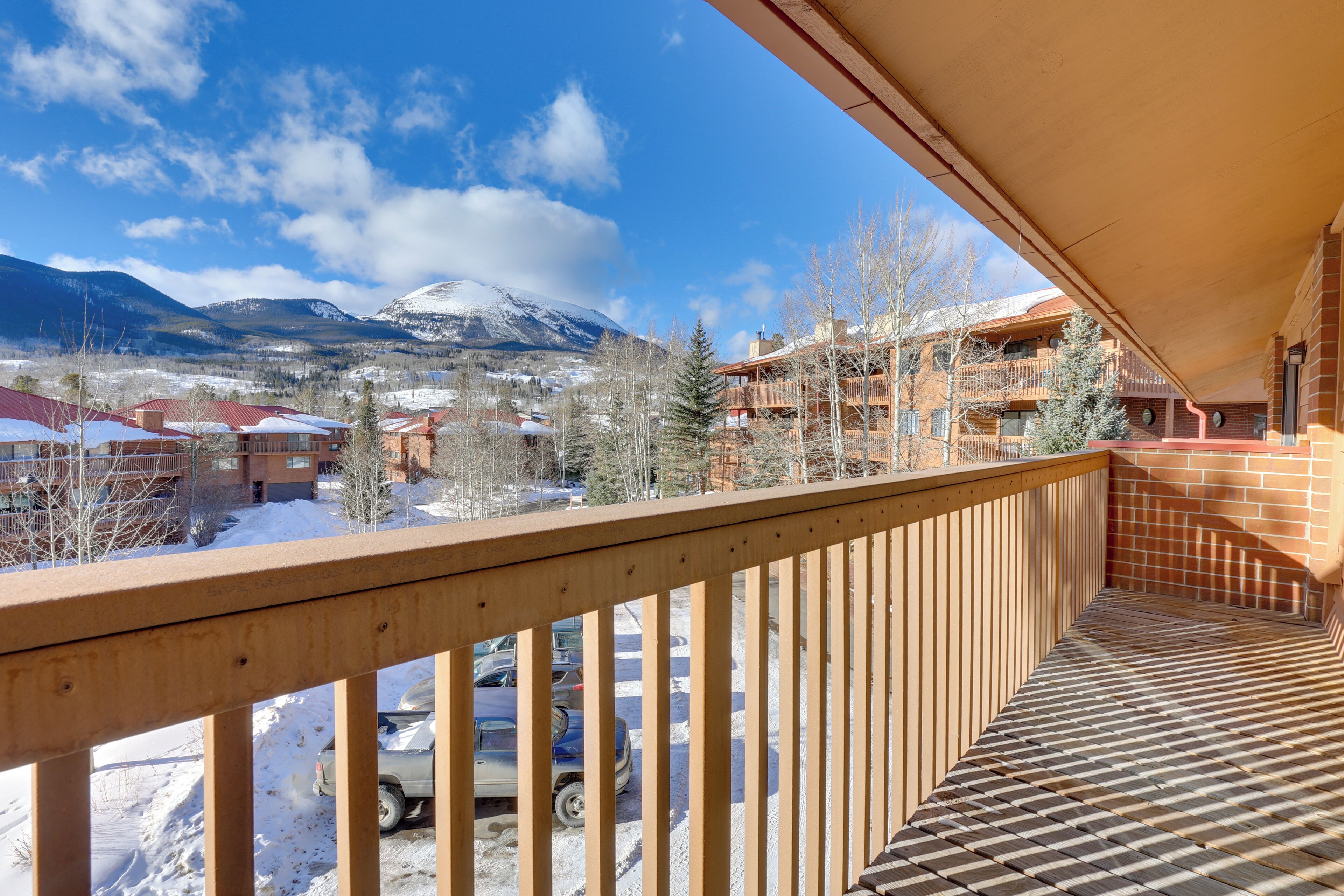 Apartment (3 Bedrooms) | Front of property