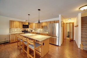 Apartment (3 Bedrooms) | Interior - 1 Mi to Main Street: Mtn-view Home in Frisco (Frisco)