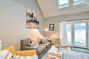 Apartment (3 Bedrooms) | Interior - Ski-in/ski-out Tenney Mountain Condo w/ Fireplace! (Plymouth)