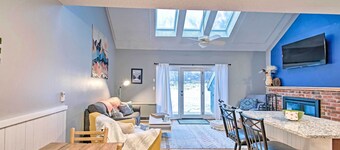 Ski-in/ski-out Tenney Mountain Condo w/ Fireplace!