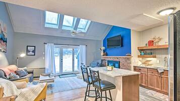 Apartment (3 Bedrooms) | Front of property