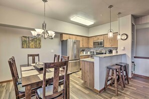 Interior - The Chelsea Condo w/ Hot Tub & Pool Access! (Breckenridge)