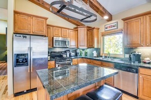 Interior - 1 Mi to Grand Lake: Family-friendly Gem w/ Hot Tub (Grand Lake)