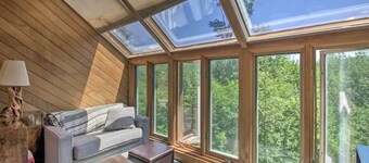 Spacious Ski-in/out Black Mountain Home w/ Deck!