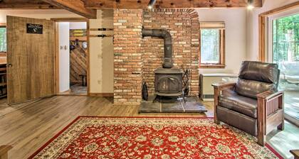 Quiet & Cozy White Mtns Getaway: 4 Mi to Cranmore!