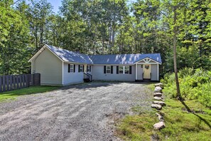 House (3 Bedrooms) | Interior - Stylish Mountain Home Near Ski, Golf + Manchester! (Bondville)