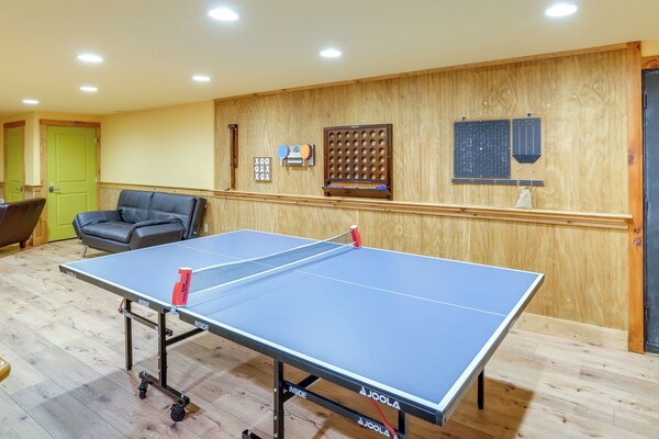 4 Mi To Mount Snow: West Dover Cabin W/ Game Room - Vermont