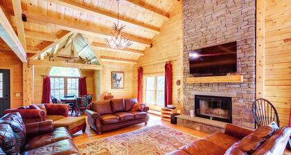 4 Mi to Mount Snow: West Dover Cabin w/ Game Room