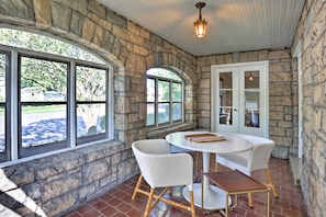 House (4 Bedrooms) | Interior - 8 Mi to Kentucky Derby: Charming Louisville Gem (Louisville)