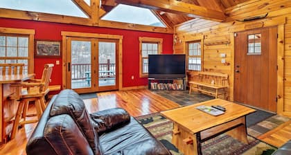Ski Lodge Mtn Retreat w/ Fire Pit, Deck & Views!