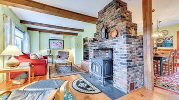 House (2 Bedrooms) | Interior