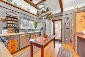 Interior - Manchester Center Home w/ Green Mtn Views! (Manchester Center)