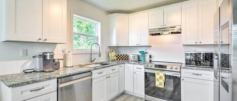 House (3 Bedrooms) | Interior