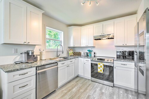 Near Downtown + Ocean: Sarasota Getaway