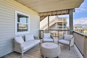 Apartment (2 Bedrooms) | Interior - Near Ocean: Surfside Beach Gem w/ Deck & Views! (Freeport)