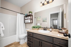 House (4 Bedrooms) | Interior - Elegant Escape: Tour Willamette Wine Country! (Newberg)