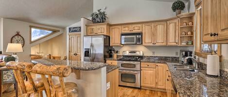 House (4 Bedrooms) | Interior