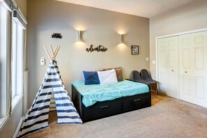 House (3 Bedrooms) | Interior - Pet-friendly Bend Home ~ 2 Mi to Downtown (Bend)