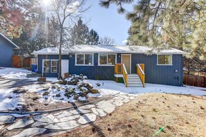 House (3 Bedrooms) | Interior - Pet-friendly Bend Home ~ 2 Mi to Downtown (Bend)