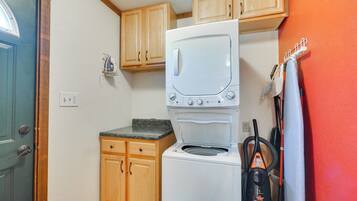 House (1 Bedroom) | Interior