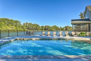 Interior - Waterfront Oasis On Tims Ford Lake: Pool/kayak! (Winchester)