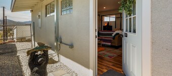 Cozy Yucca Valley Guest House Near Joshua Tree!
