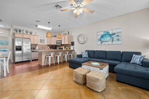 Apartment (1 Bedroom) | Interior - Sunny Townhome w/ Pool Access ~ 1 Mi to Beach (Corpus Christi)