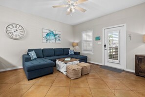 Apartment (1 Bedroom) | Interior - Sunny Townhome w/ Pool Access ~ 1 Mi to Beach (Corpus Christi)