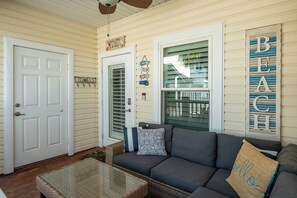 Apartment (1 Bedroom) | Interior - Sunny Townhome w/ Pool Access ~ 1 Mi to Beach (Corpus Christi)