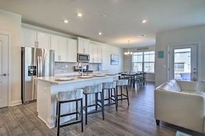Apartment (3 Bedrooms) | Interior - Beach Shuttle & Pool: Bishop's Landing Townhome (Millville)