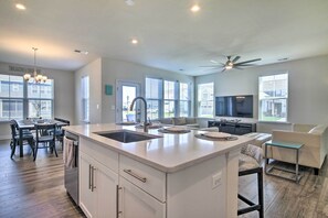 Apartment (3 Bedrooms) | Interior - Beach Shuttle & Pool: Bishop's Landing Townhome (Millville)