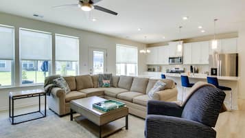 Apartment (3 Bedrooms) | Front of property