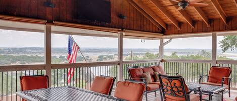 House (5 Bedrooms) | Front of property