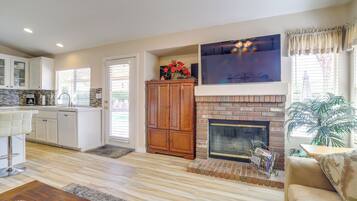 House (4 Bedrooms) | Interior