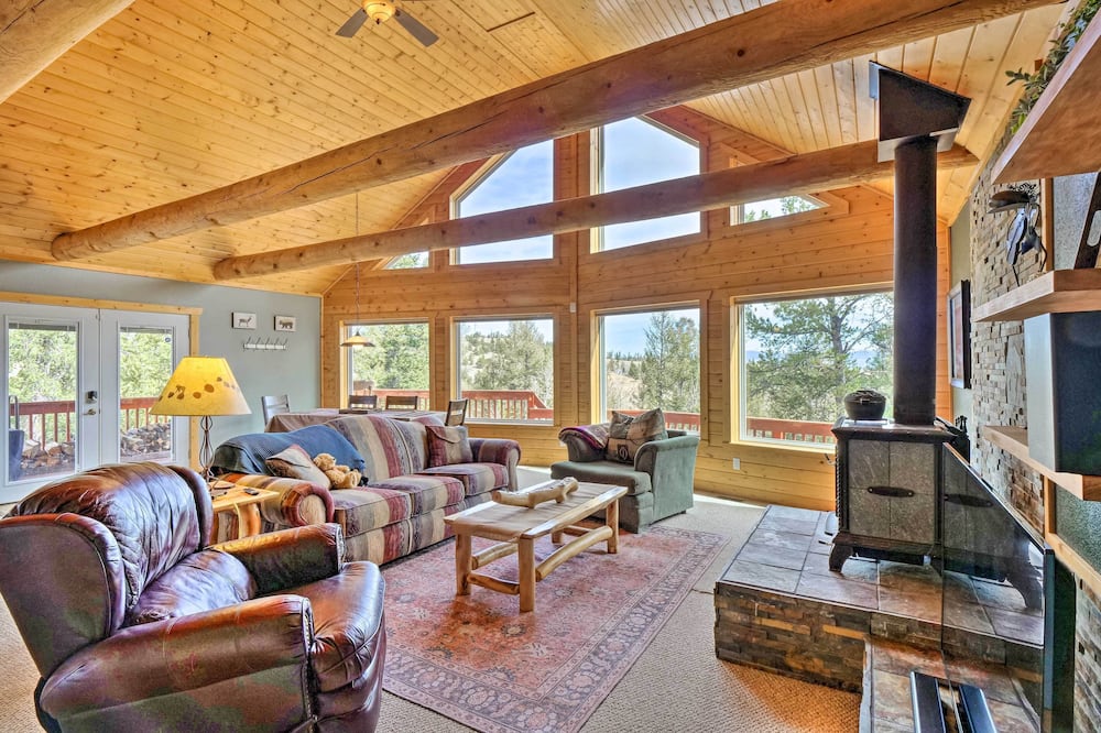 Grand Jefferson Home w/ Stunning Mtn Views! - Park County, CO