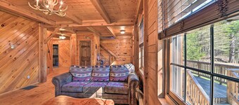 Athol Cabin w/ Deck & Fire Pit, 10 Mi to Lake