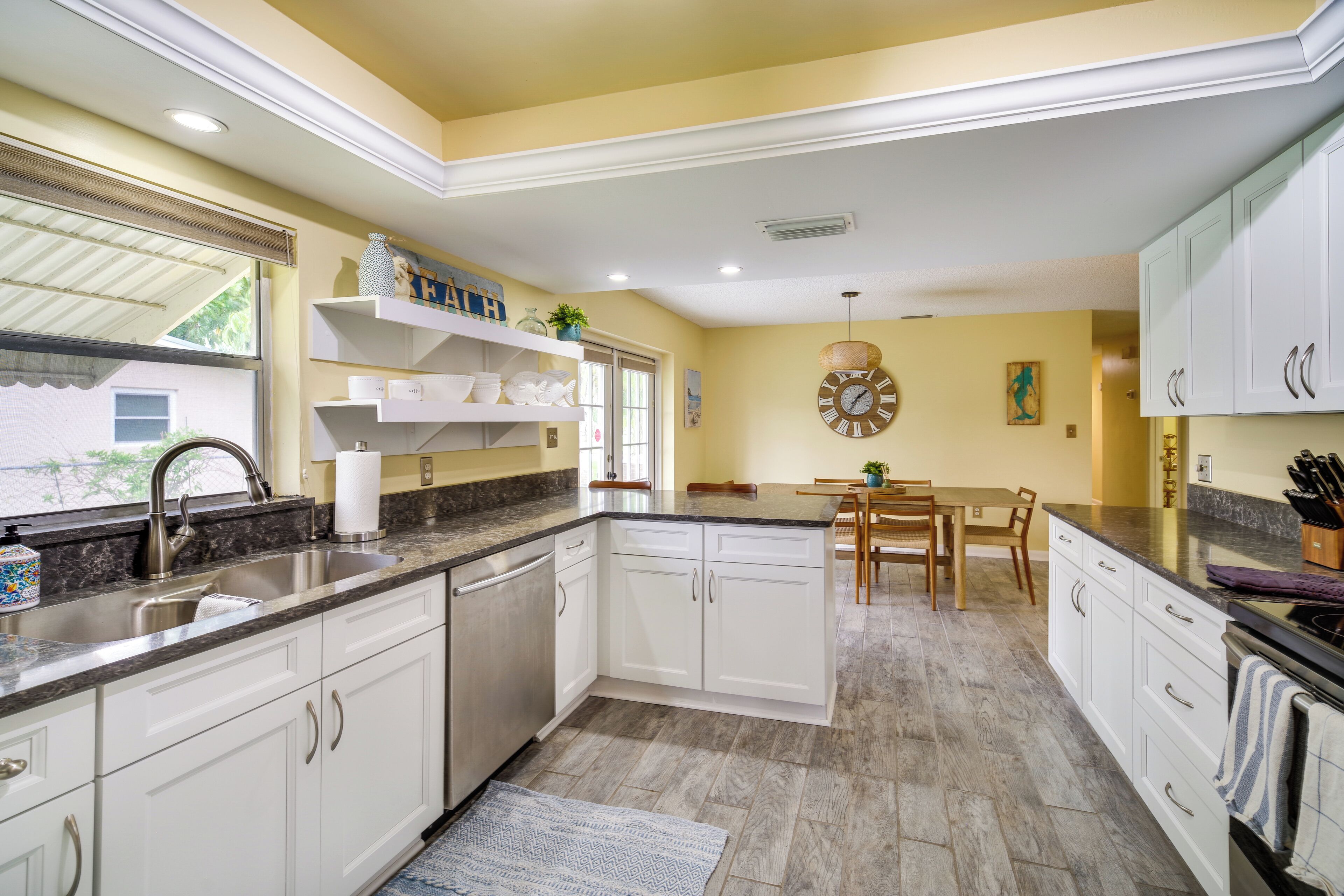 المنشأة من الداخل