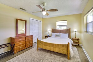 House (3 Bedrooms) | Interior - Fort Pierce Vacation Rental: Walk to Beach & Jetty (Fort Pierce)