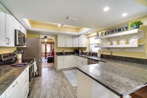 المنشأة من الداخل