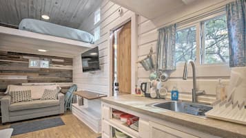 Apartment (0 Bedroom) | Interior