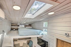 Apartment (0 Bedroom) | Interior - Unique Stay: 'tiny Everest' San Antonio Home! (San Antonio)