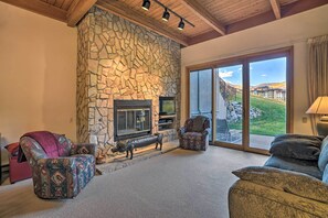 Apartment (2 Bedrooms) | Interior - Slopeside Snowmass Townhome w/ Mountain Views! (Snowmass Village)