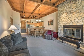 Apartment (2 Bedrooms) | Interior - Slopeside Snowmass Townhome w/ Mountain Views! (Snowmass Village)