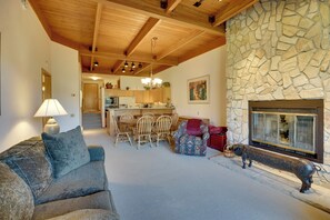 Interior - Slopeside Snowmass Townhome w/ Mountain Views! (Snowmass Village)