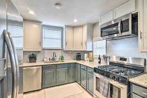 House (3 Bedrooms) | Interior - ~ 1 Mi to Pier, Fishing & Beaches: Galveston Home! (Galveston)