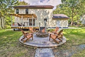 House (3 Bedrooms) | Front of property - Game Room & Yard: Family Paradise in Pocono Summit (Pocono Summit)