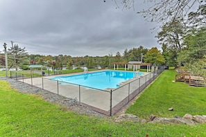 House (3 Bedrooms) | Interior - Jacuzzi & Resort Amenities: Tobyhanna Family Home! (Tobyhanna)