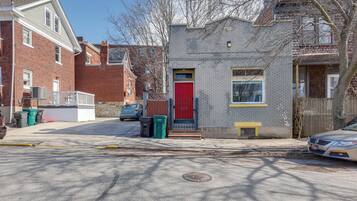 House (1 Bedroom) | Interior