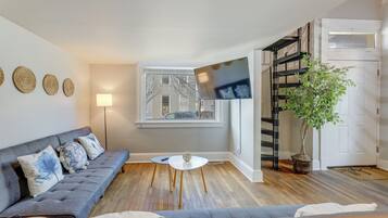 House (1 Bedroom) | Interior